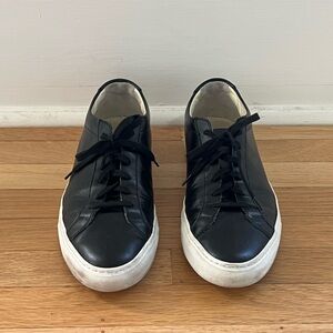 Men's Common Projects Leather Achilles Low Sneakers in Black- size 43